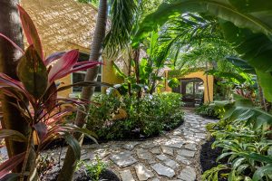 5 Must-Have Features in Your Custom Garden Design
